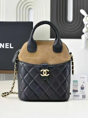 Chanel Coco Shiny Clutch