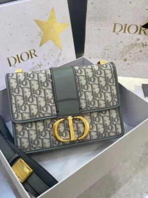 Dior Montaigne East-West
