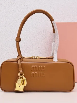 Miu Miu Beau Handle