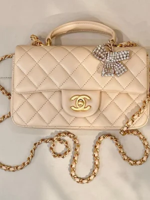 Chanel CC Classic Top