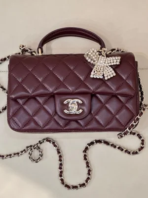 Chanel CC Classic Top H