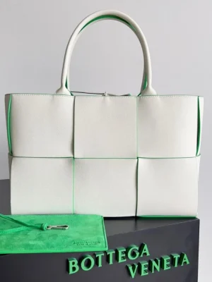 Bottega Veneta Arco Tote