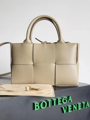 Bottega Veneta Arco Tote