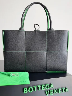 Bottega Veneta Arco Tote
