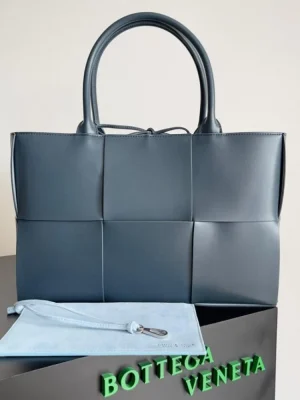 Bottega Veneta Arco Tote