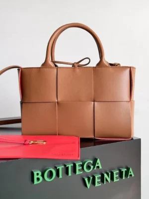 Bottega Veneta Arco Tote