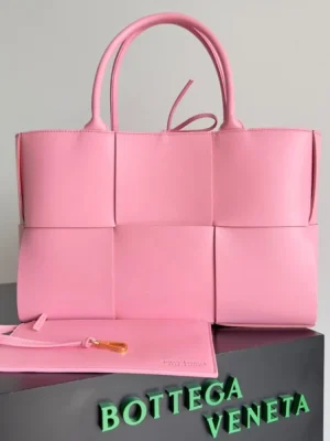 Bottega Veneta Arco Tote