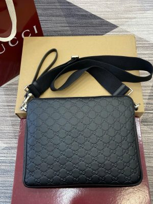 Gucci GG Emblem Shoulder