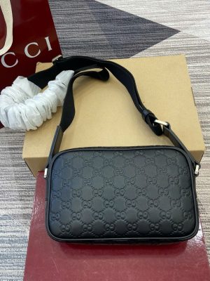 Gucci GG Emblem Shoulder