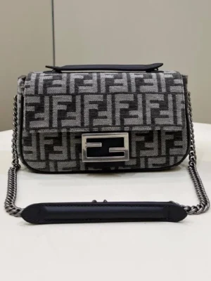 Fendi Baguette Midi Chain