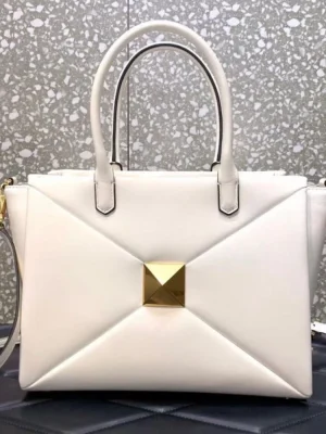 Valentino Garavani One Stud