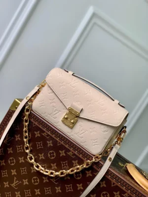 Louis Vuitton Pochette Métis