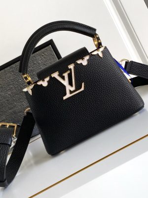 Louis Vuitton Capucines Handle