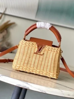 Louis Vuitton Capucines Handle