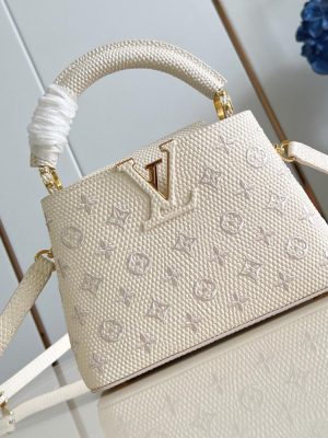Louis Vuitton Capucines Handle