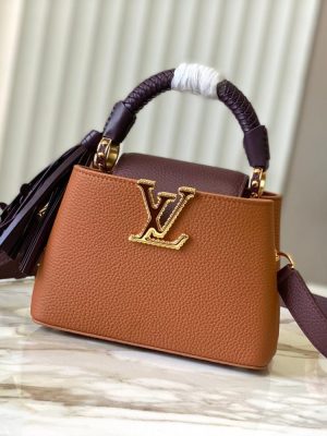 Louis Vuitton Capucines Handle