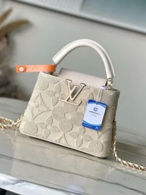 Louis Vuitton Capucines Handle