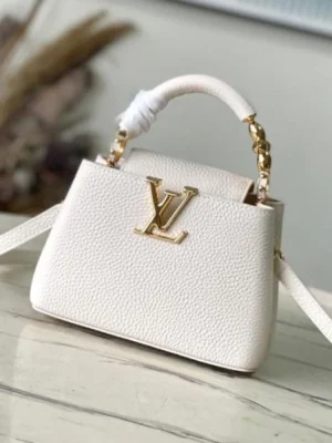 Louis Vuitton Capucines Handle