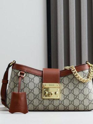 Gucci GG Supreme Padlock