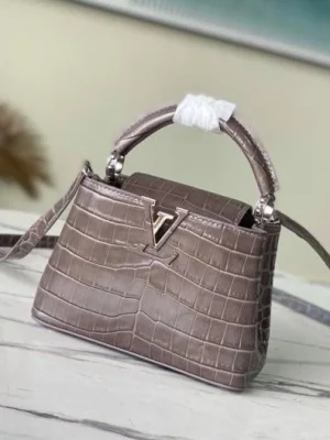 Louis Vuitton Capucines Handle