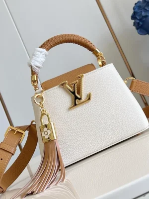 Louis Vuitton Capucines Handle
