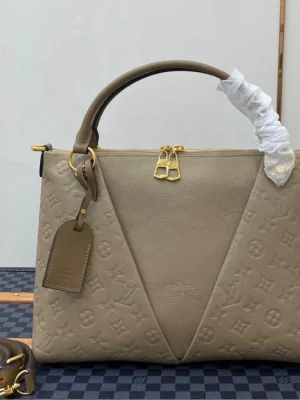Louis Vuitton V-Tote MM