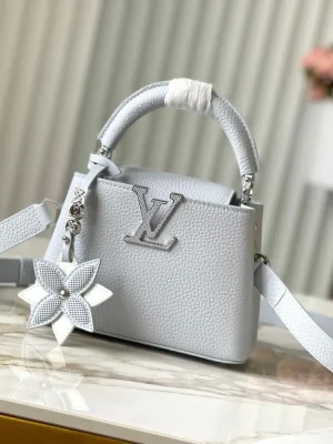 Louis Vuitton Capucines Handle