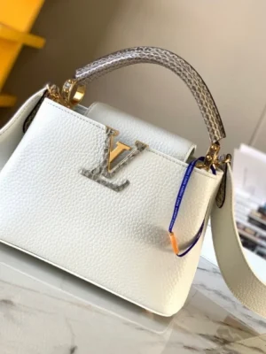 Louis Vuitton Capucines Handle