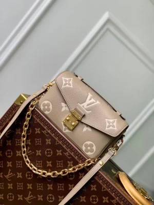 Louis Vuitton Pochette Métis