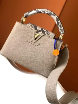 Louis Vuitton Capucines Handle