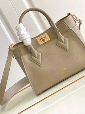 Louis Vuitton Mahina PM