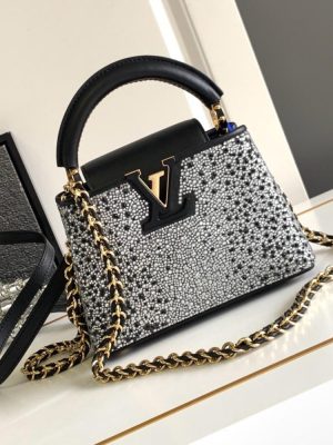 Louis Vuitton Capucines Handle