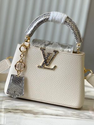 Louis Vuitton Capucines Handle