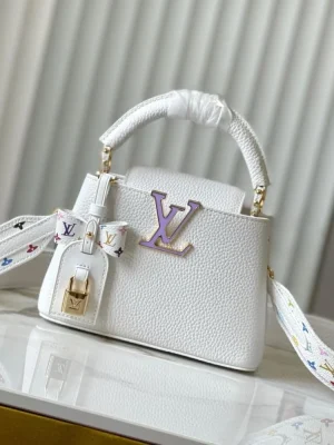 Louis Vuitton Capucines Handle