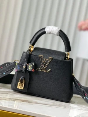 Louis Vuitton Capucines Handle