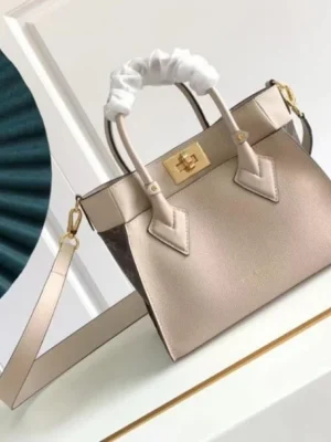 Louis Vuitton Mahina PM