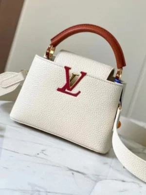Louis Vuitton Capucines Handle