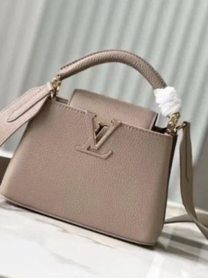 Louis Vuitton Capucines Handle