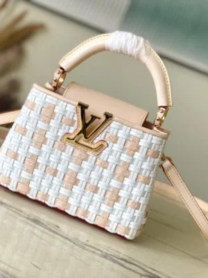 Louis Vuitton Capucines Handle