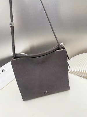 Alaïa Le Click Square
