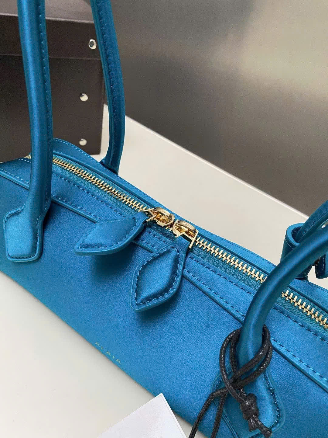 Alaia Le Teckel Large Satin Shoulder Bag - Teal Blue - Image 6