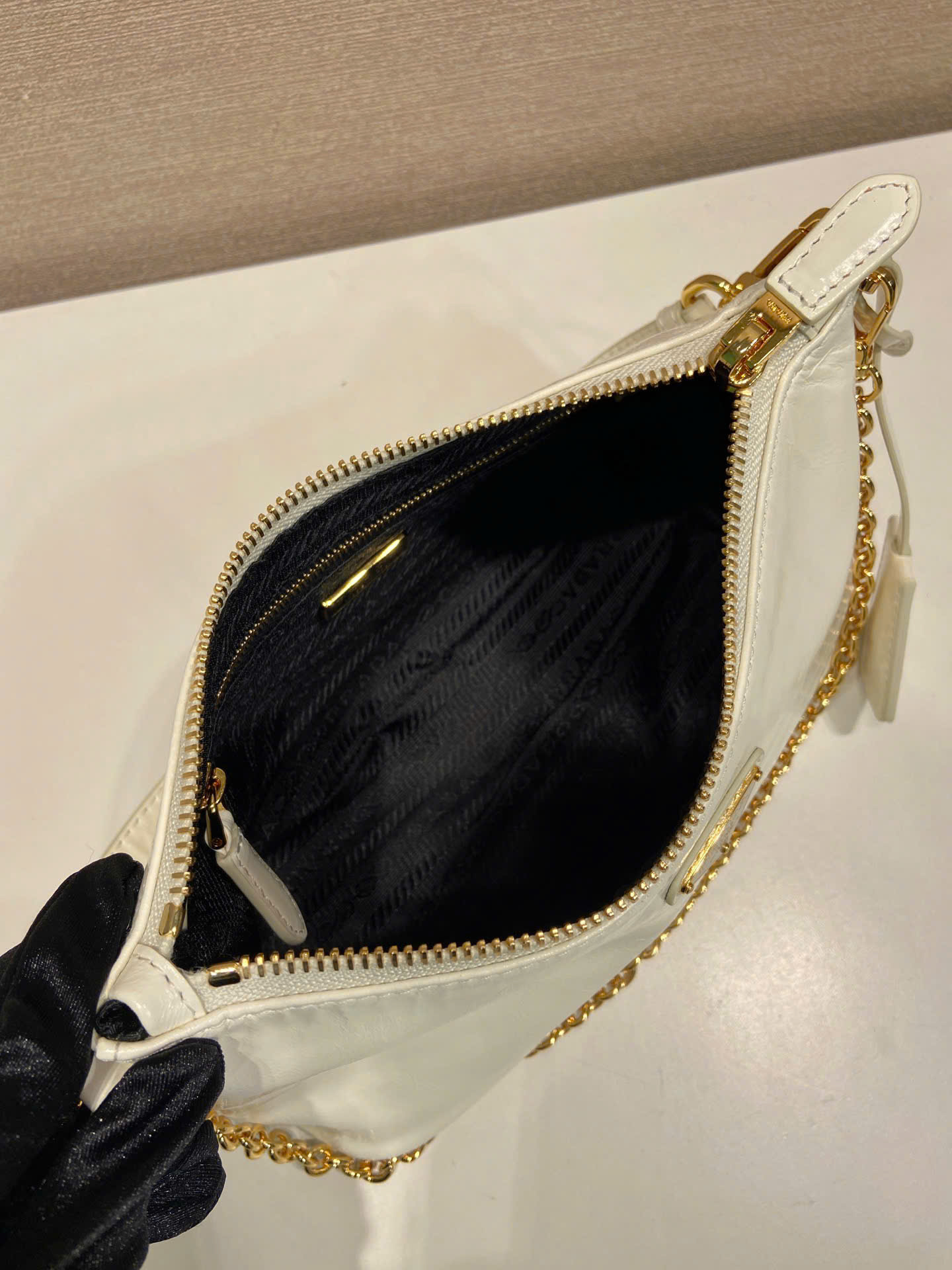 Prada Re-Edition Patent Shoulder Bag 1B305 - Image 3