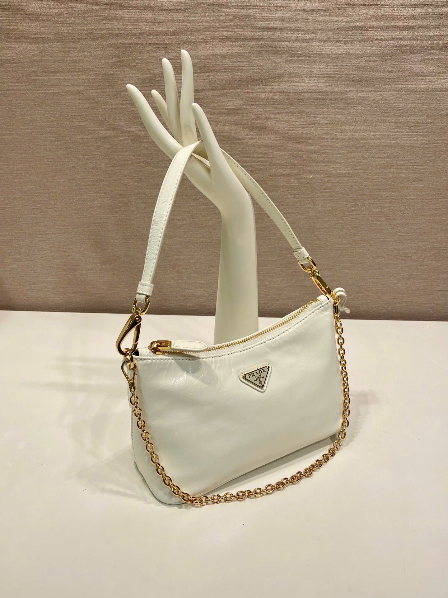 Prada Re-Edition Patent Shoulder Bag 1B305 - Image 9
