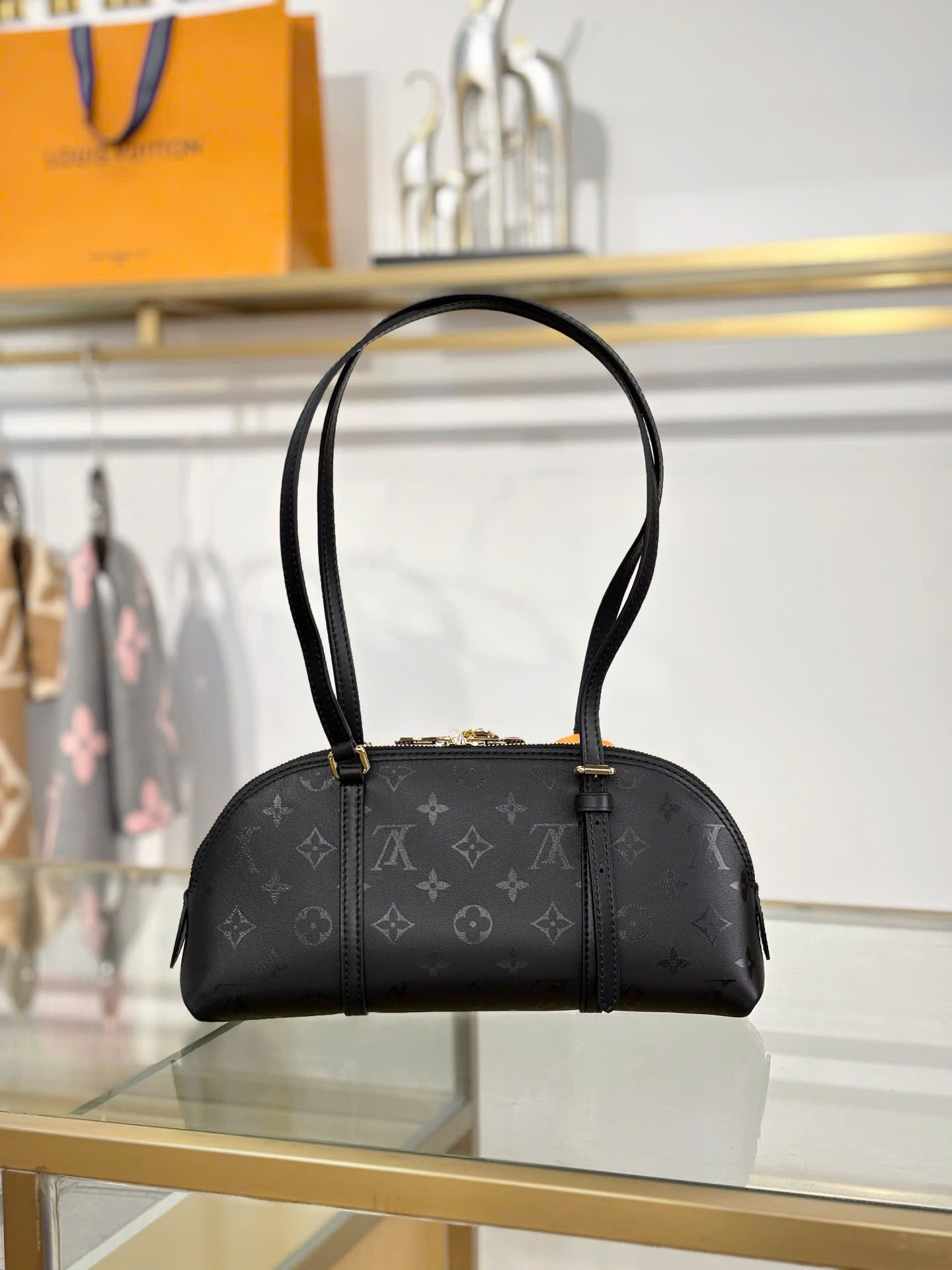 Louis Vuitton Squire East-West Monogram Bags 29cm - Image 3