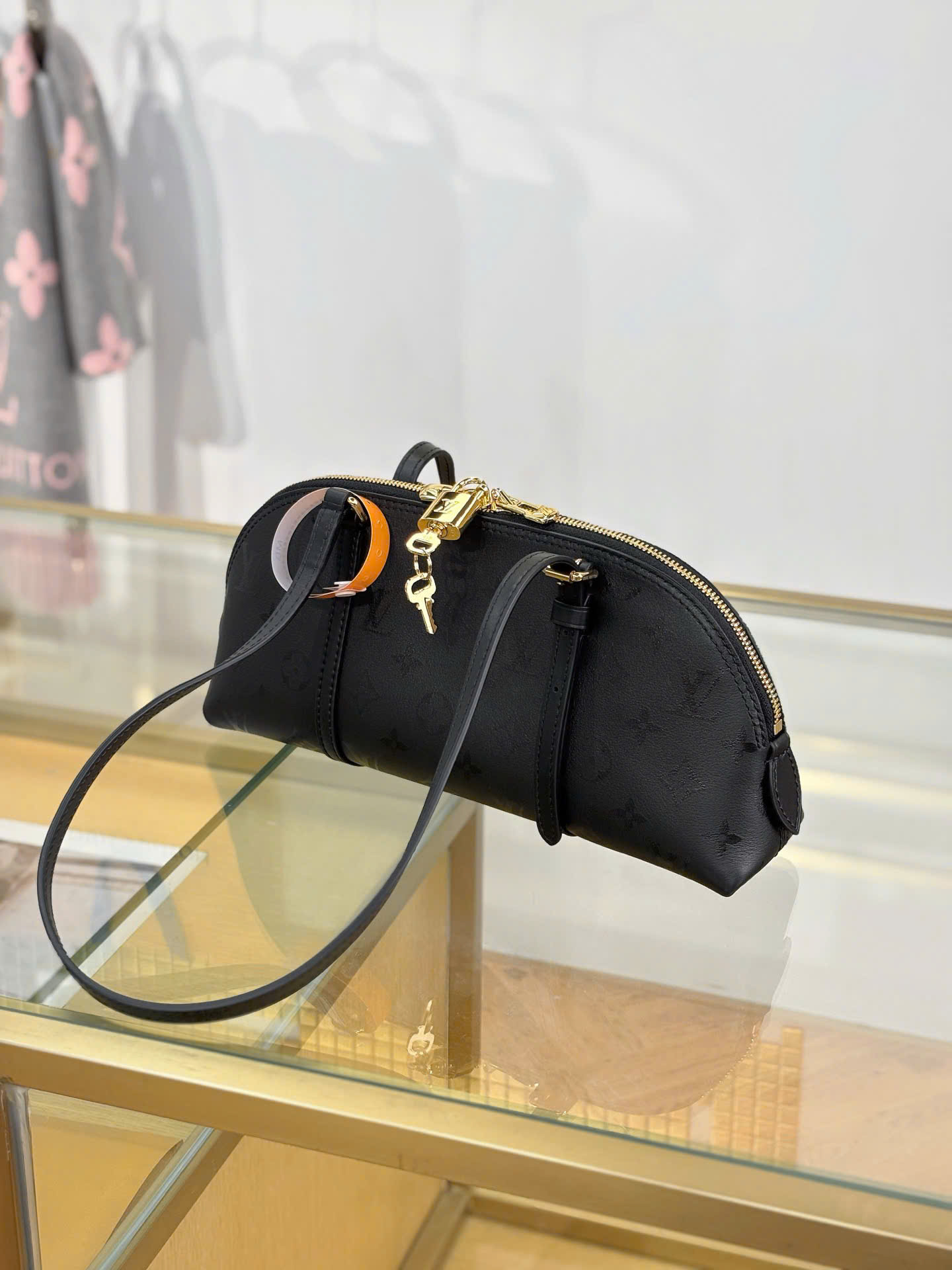 Louis Vuitton Squire East-West Monogram Bags 29cm - Image 8