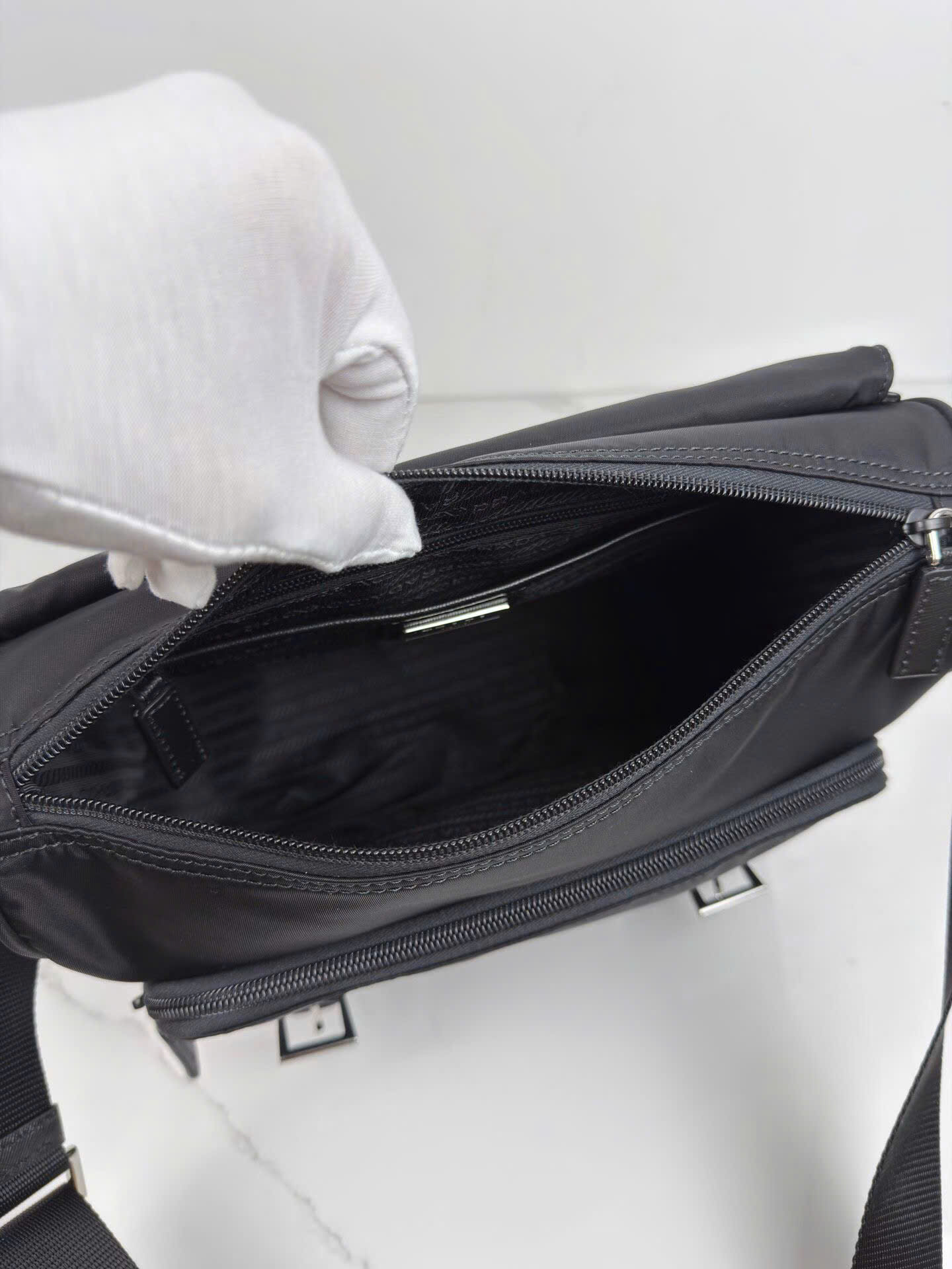 Prada Saffiano Re-Nylon Shoulder Bag BT0953 - Image 4