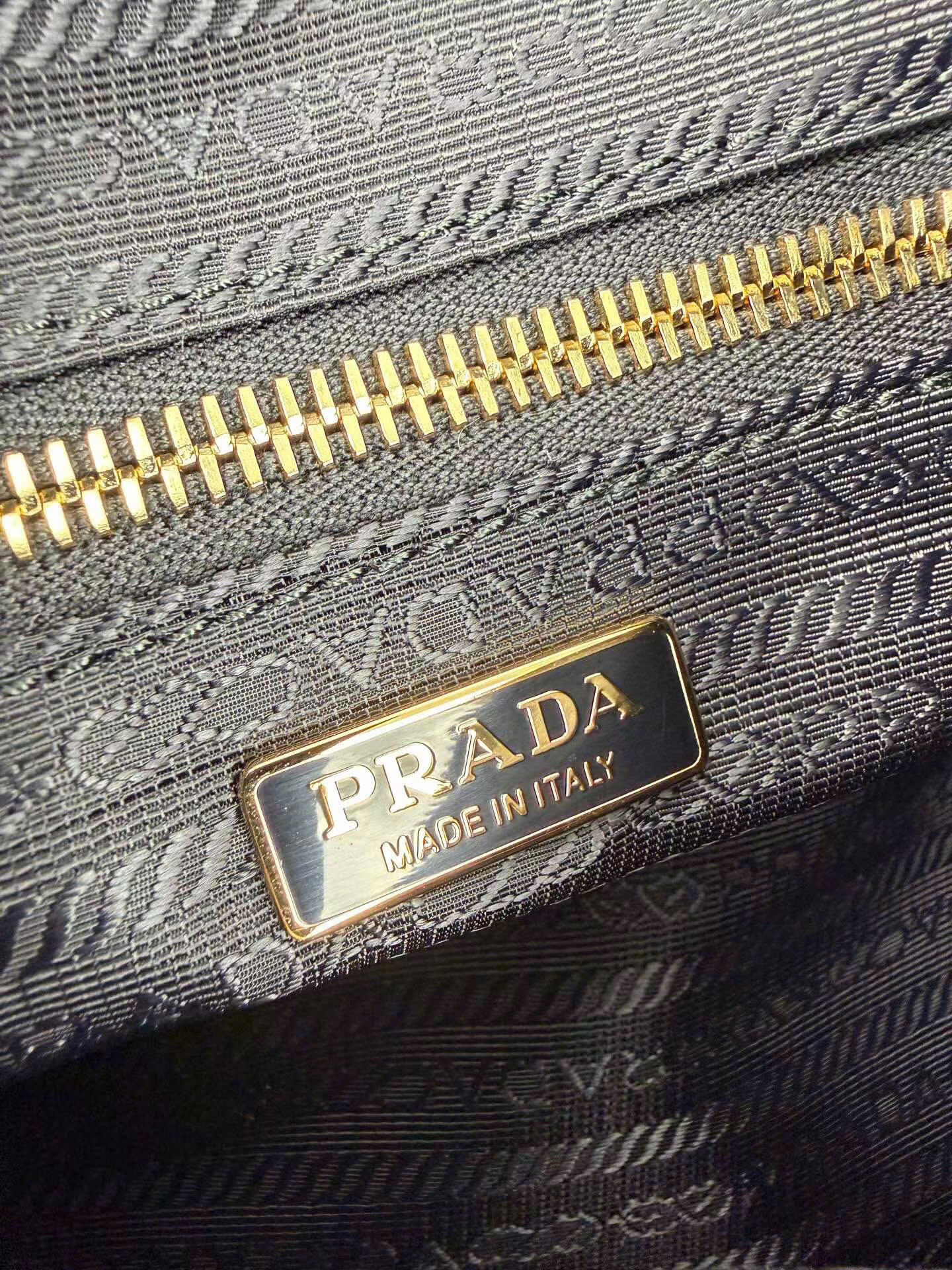 Prada Saffiano Re-Nylon Bag 1BC302 - Image 4