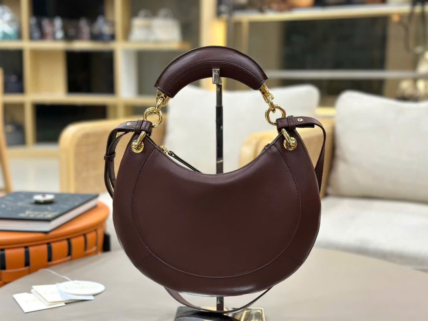 Chloé Banana Zipped Hobo Bag 31cm - Image 4