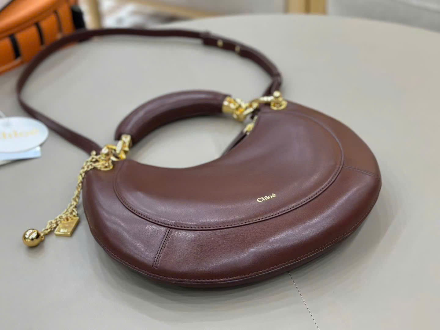 Chloé Banana Zipped Hobo Bag 31cm - Image 6