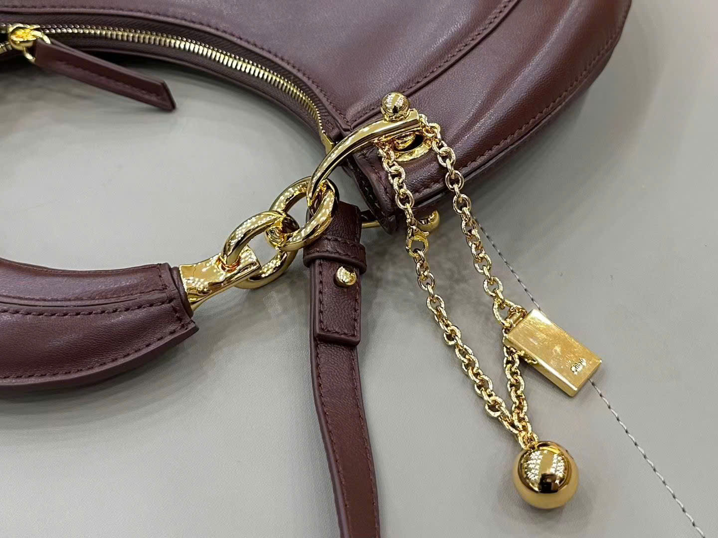 Chloé Banana Zipped Hobo Bag 31cm - Image 7